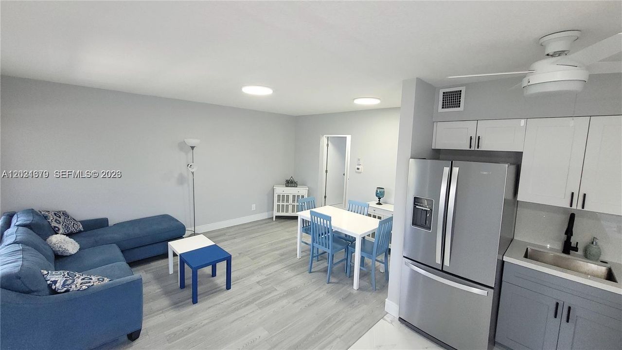 For Sale: $189,000 (1 beds, 1 baths, 575 Square Feet)