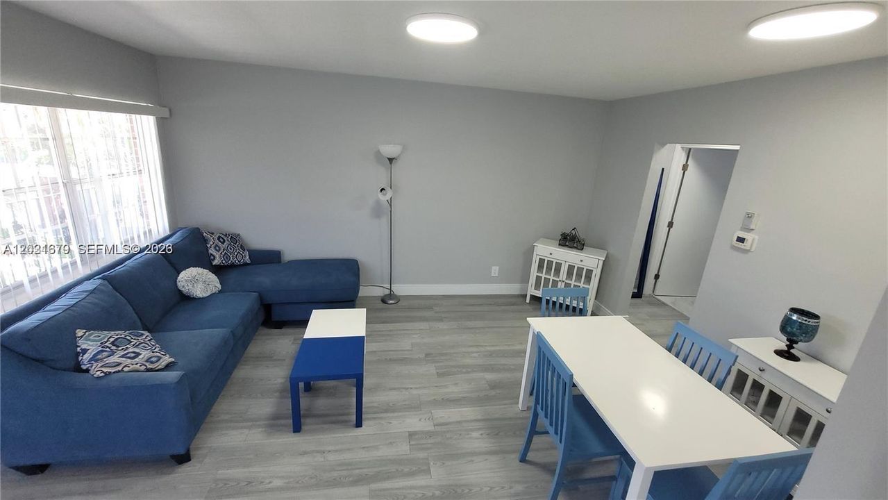 For Sale: $189,000 (1 beds, 1 baths, 575 Square Feet)