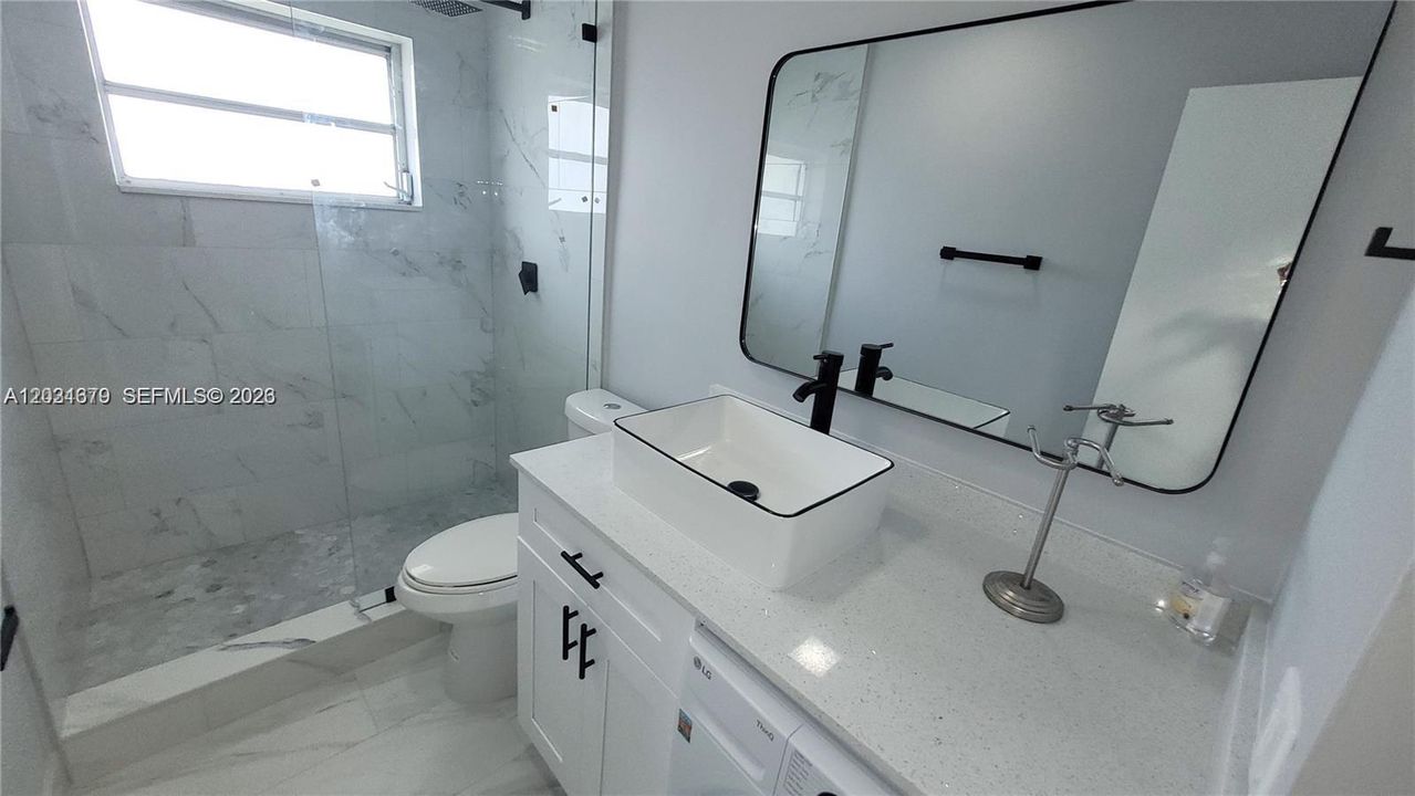 For Sale: $189,000 (1 beds, 1 baths, 575 Square Feet)