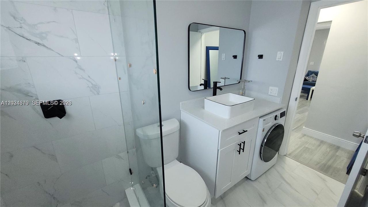 For Sale: $189,000 (1 beds, 1 baths, 575 Square Feet)