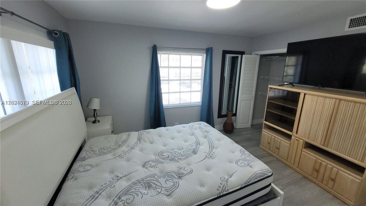 For Sale: $189,000 (1 beds, 1 baths, 575 Square Feet)