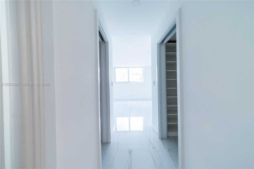 For Sale: $399,900 (1 beds, 1 baths, 1005 Square Feet)
