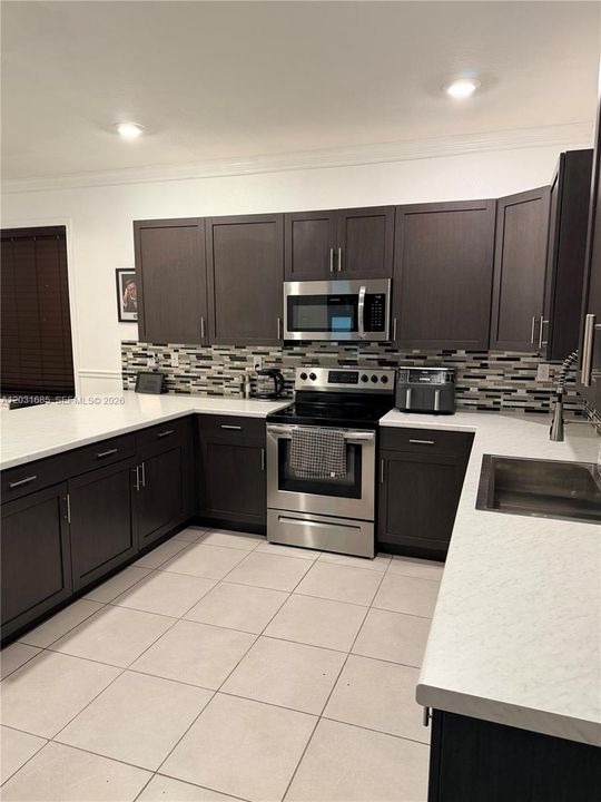 For Rent: $3,500 (3 beds, 2 baths, 1646 Square Feet)
