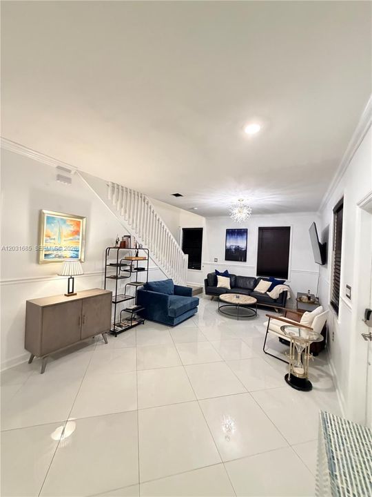 For Rent: $3,500 (3 beds, 2 baths, 1646 Square Feet)
