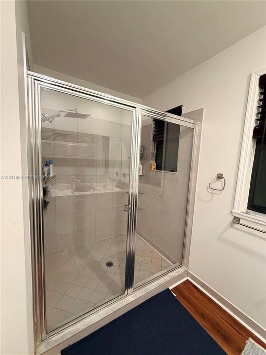 For Rent: $3,500 (3 beds, 2 baths, 1646 Square Feet)