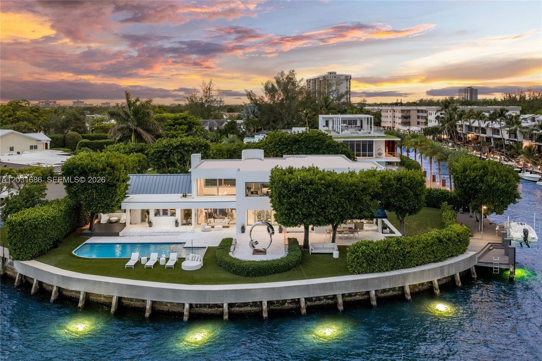 На продажу: $16,495,000 (6 спален, 5 ванн, 6613 Квадратных фут)
