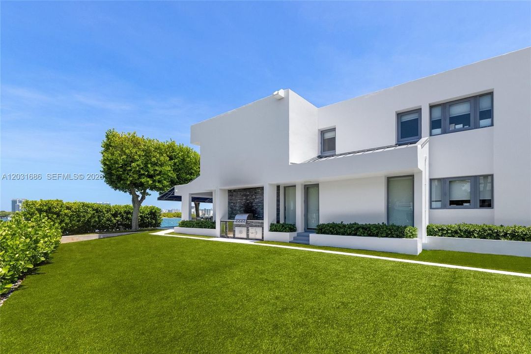 На продажу: $16,495,000 (6 спален, 5 ванн, 6613 Квадратных фут)