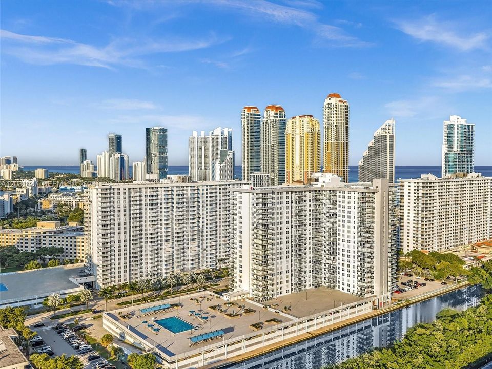 待售: $719,000 (2 贝兹, 2 浴室, 1552 平方英尺)