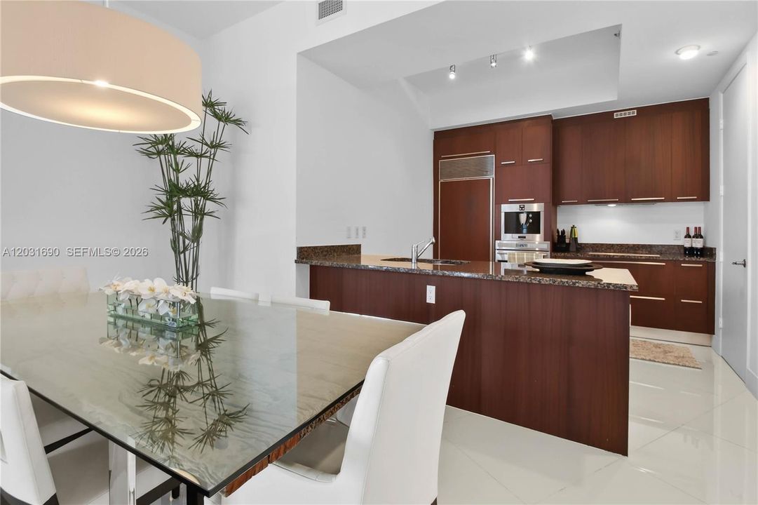 For Sale: $1,445,000 (2 beds, 2 baths, 1794 Square Feet)