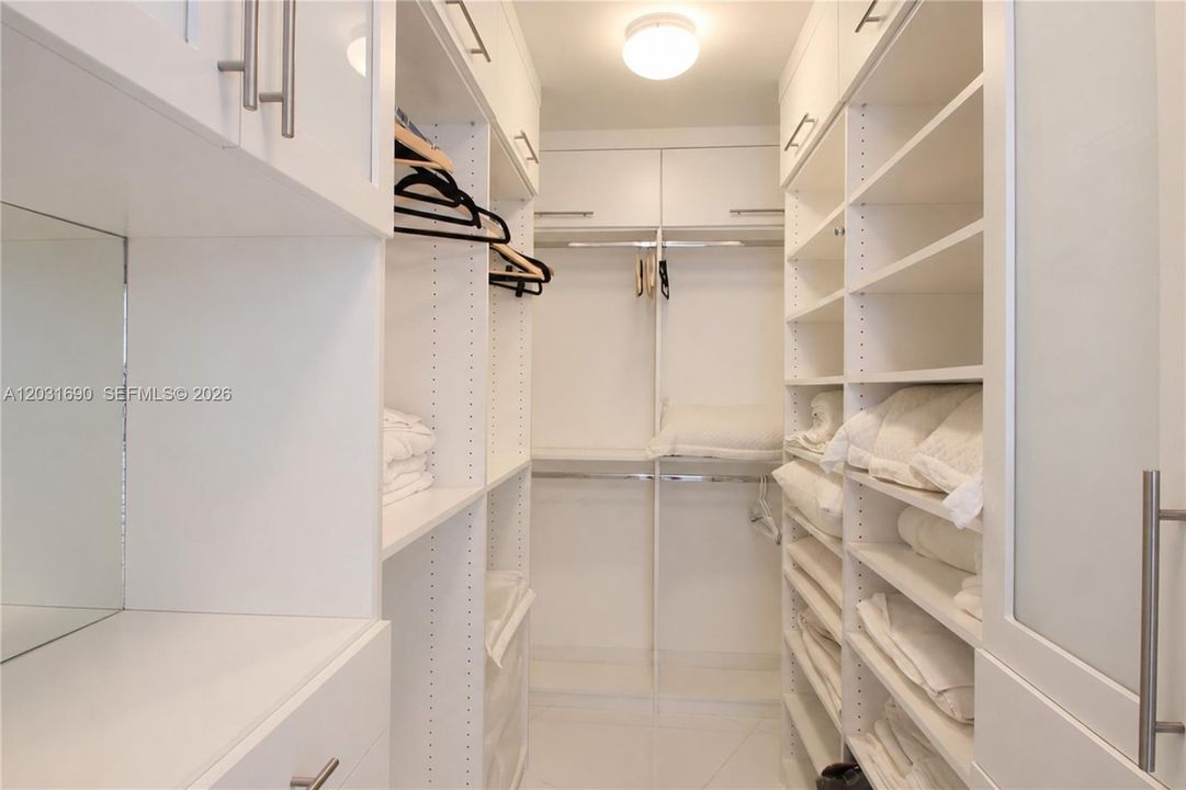 For Sale: $1,445,000 (2 beds, 2 baths, 1794 Square Feet)