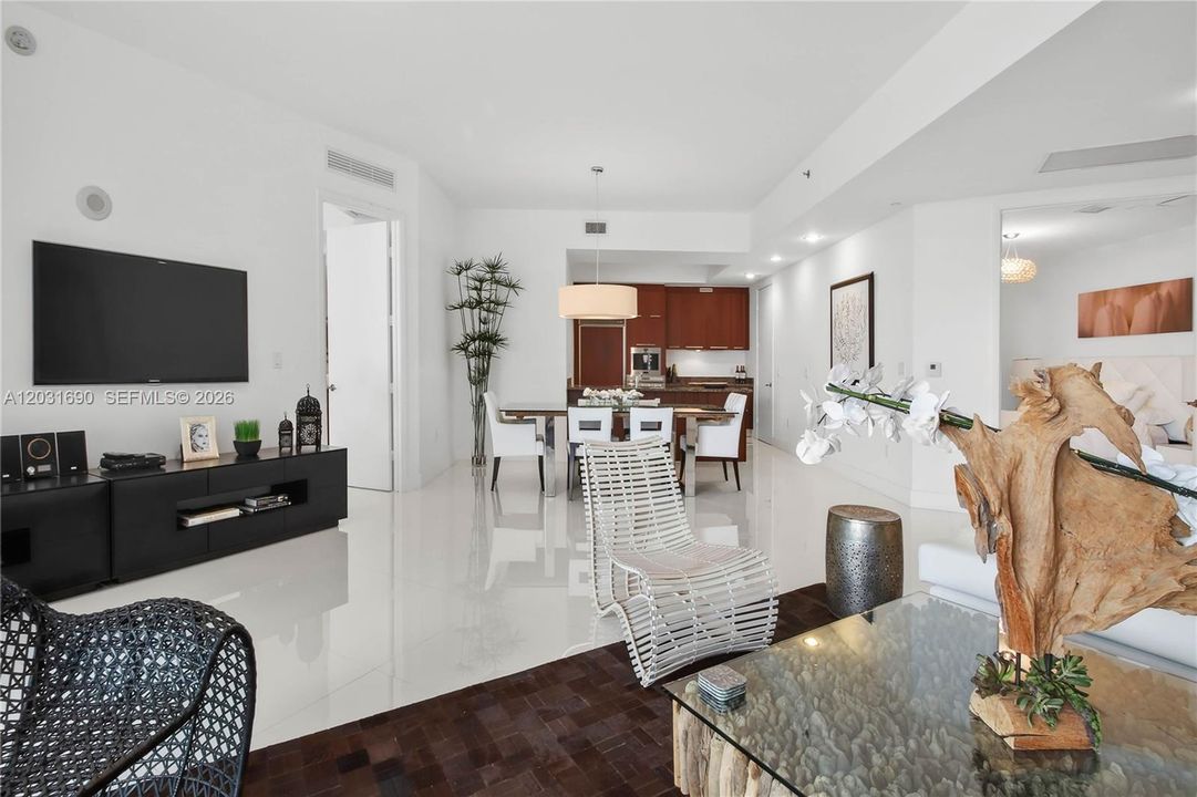 For Sale: $1,445,000 (2 beds, 2 baths, 1794 Square Feet)