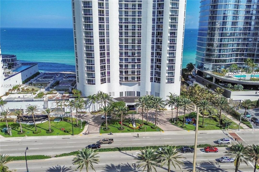 For Sale: $1,445,000 (2 beds, 2 baths, 1794 Square Feet)