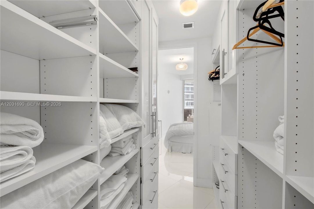 For Sale: $1,445,000 (2 beds, 2 baths, 1794 Square Feet)