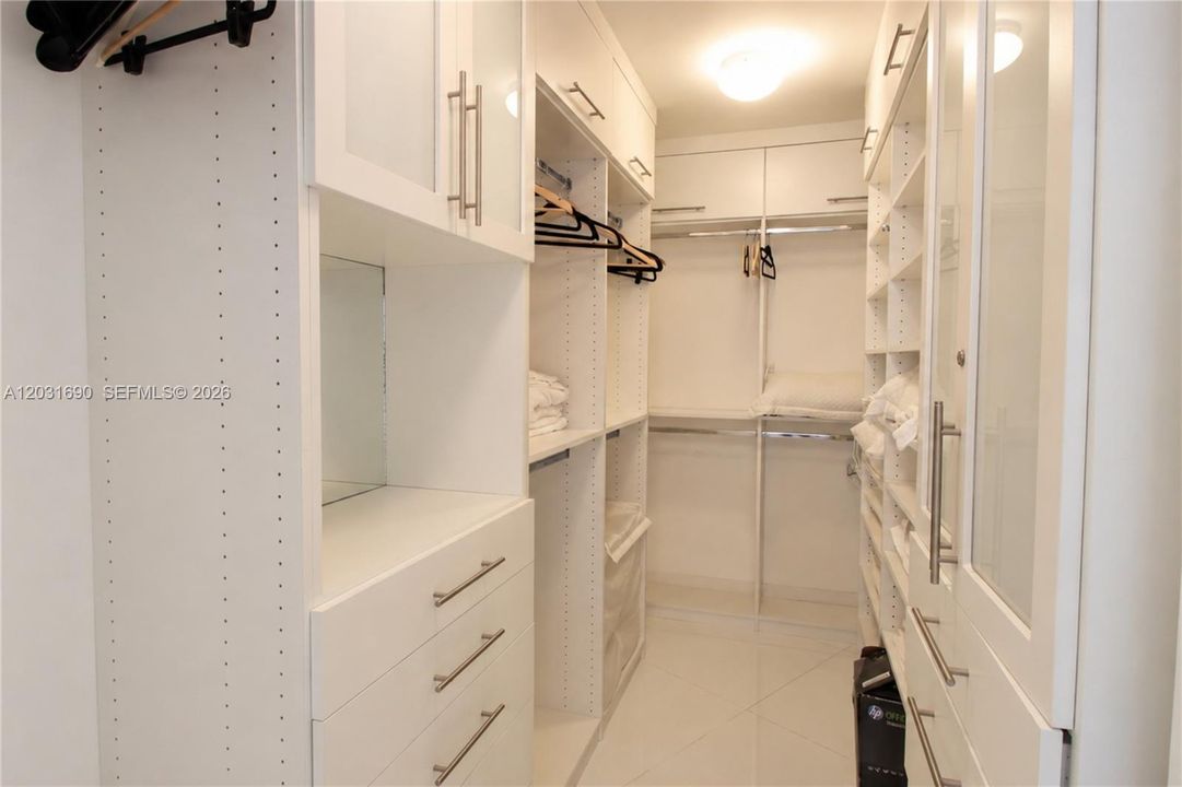 For Sale: $1,445,000 (2 beds, 2 baths, 1794 Square Feet)