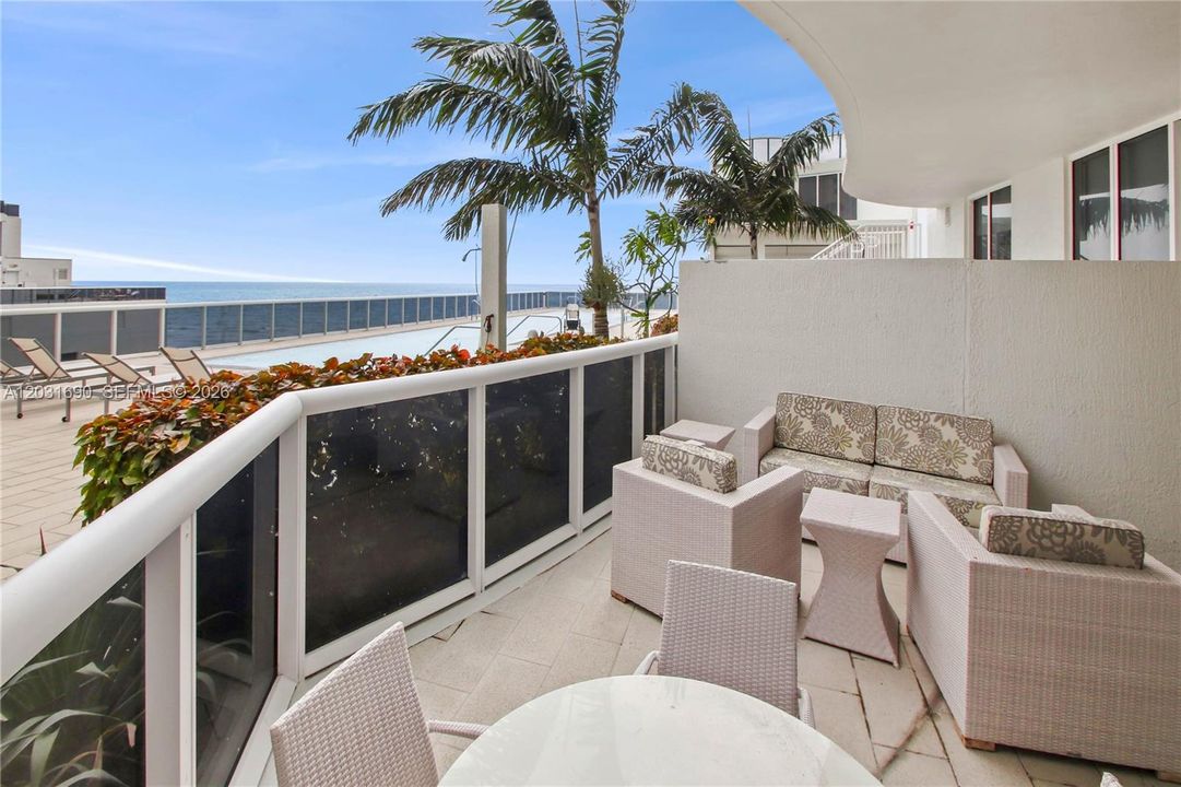 For Sale: $1,445,000 (2 beds, 2 baths, 1794 Square Feet)