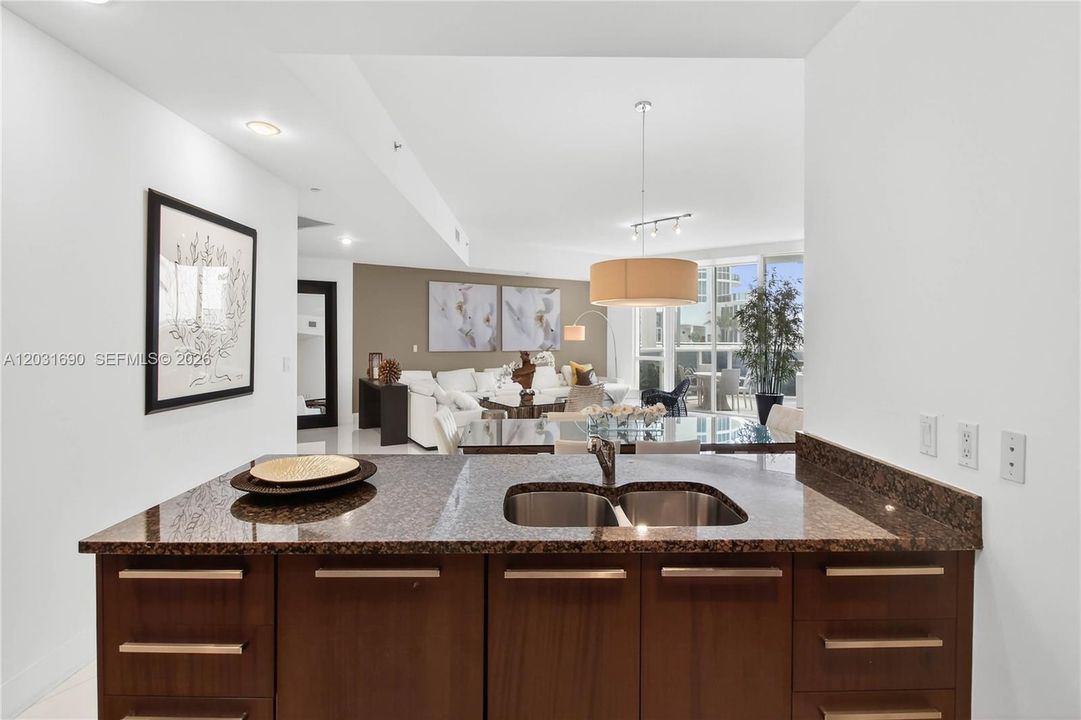 For Sale: $1,445,000 (2 beds, 2 baths, 1794 Square Feet)