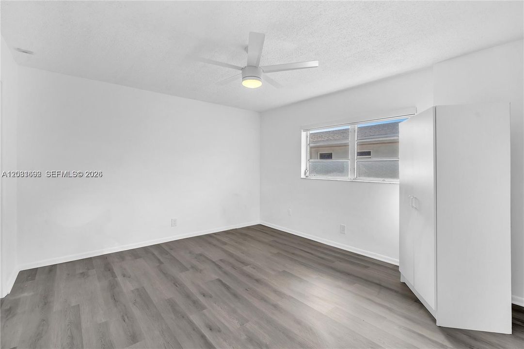 For Sale: $199,000 (1 beds, 1 baths, 544 Square Feet)