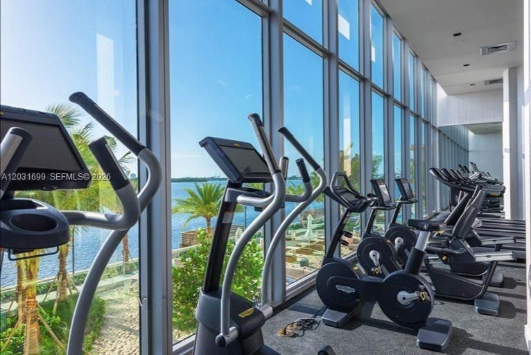 В аренду: $5,750 (2 спален, 2 ванн, 1060 Квадратных фут)