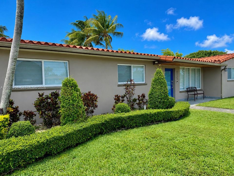 For Sale: $950,000 (3 beds, 3 baths, 2068 Square Feet)