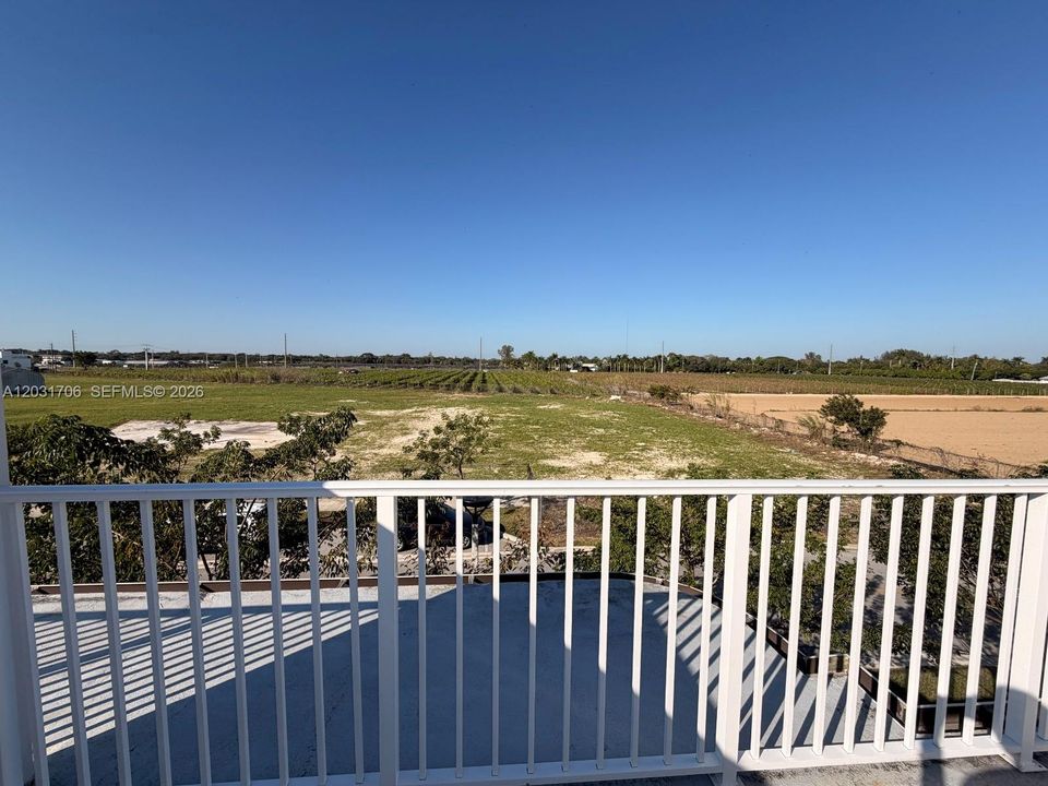 For Sale: $399,000 (4 beds, 3 baths, 1398 Square Feet)