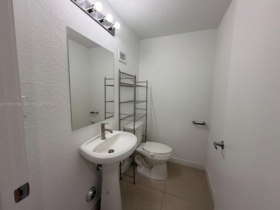 For Sale: $399,000 (4 beds, 3 baths, 1398 Square Feet)