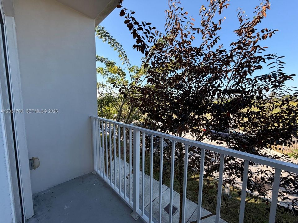 For Sale: $399,000 (4 beds, 3 baths, 1398 Square Feet)