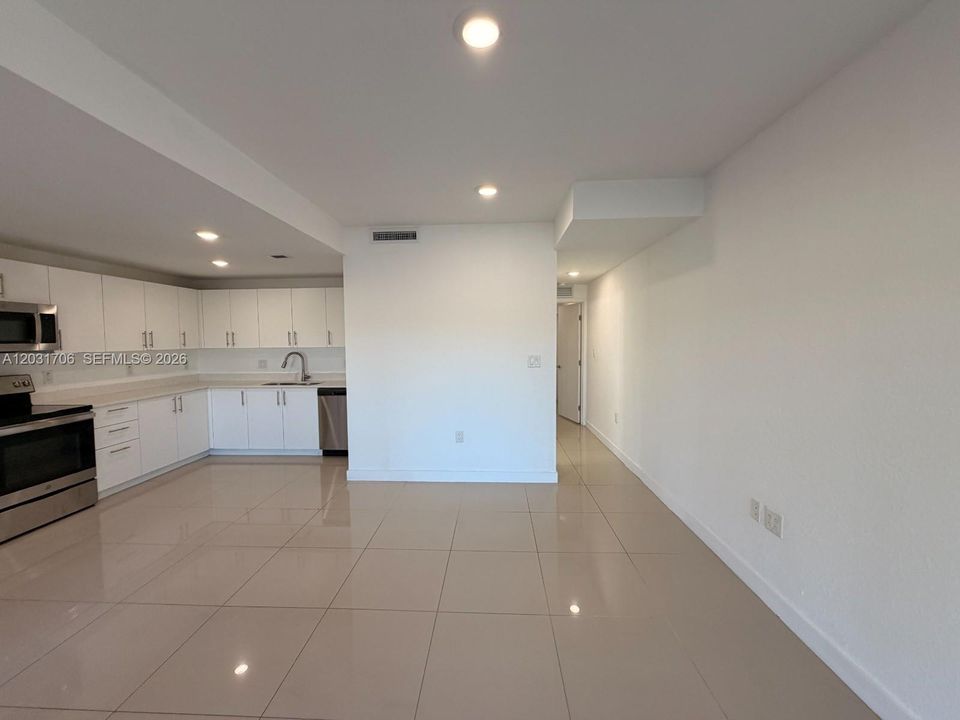 For Sale: $399,000 (4 beds, 3 baths, 1398 Square Feet)