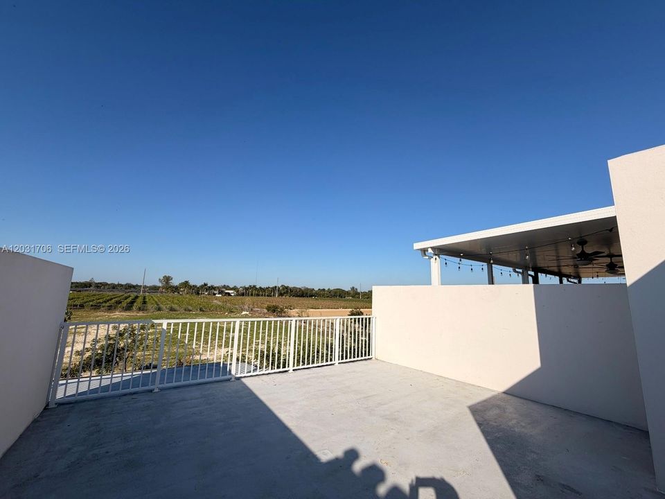 For Sale: $399,000 (4 beds, 3 baths, 1398 Square Feet)