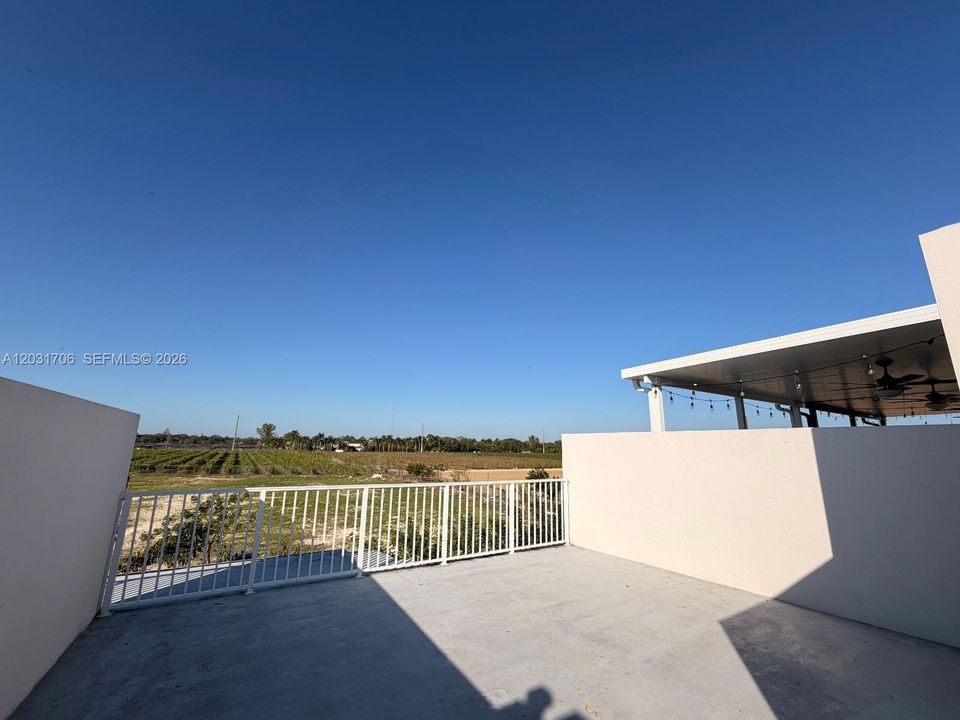 For Sale: $399,000 (4 beds, 3 baths, 1398 Square Feet)