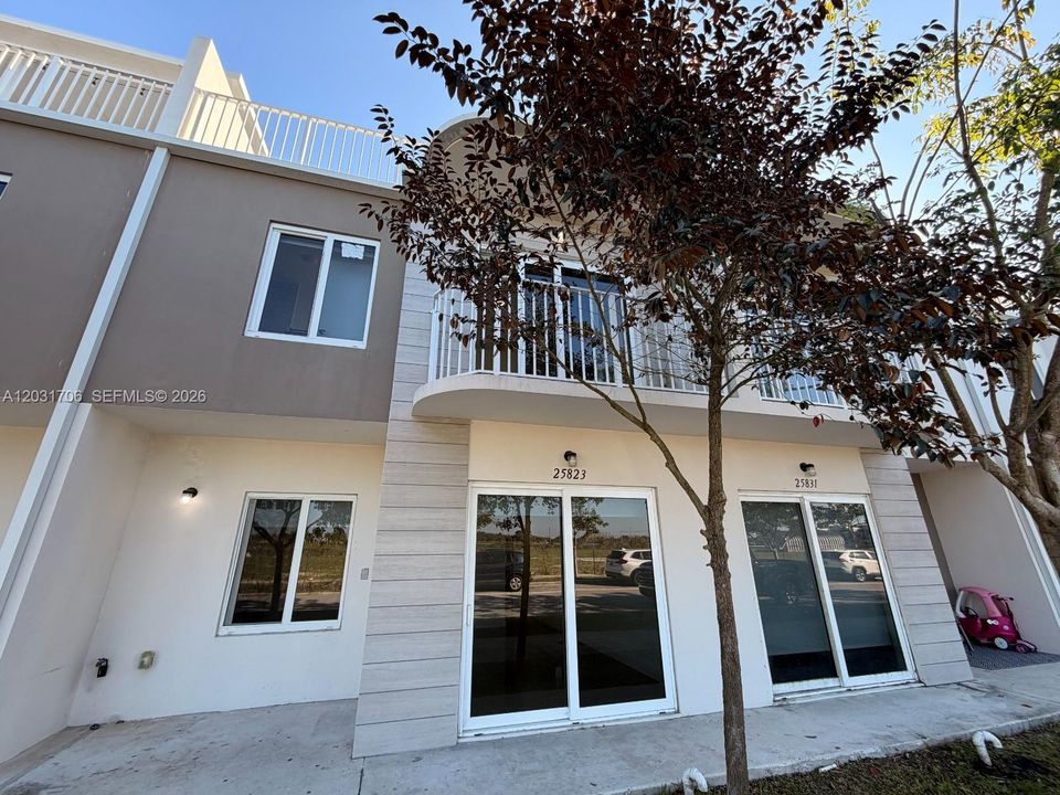 For Sale: $399,000 (4 beds, 3 baths, 1398 Square Feet)
