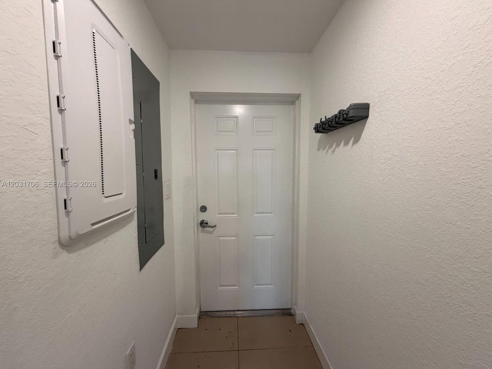 For Sale: $399,000 (4 beds, 3 baths, 1398 Square Feet)