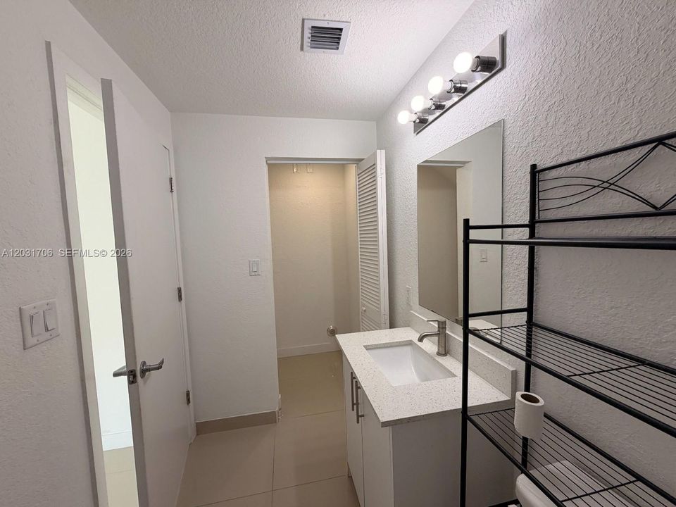 For Sale: $399,000 (4 beds, 3 baths, 1398 Square Feet)