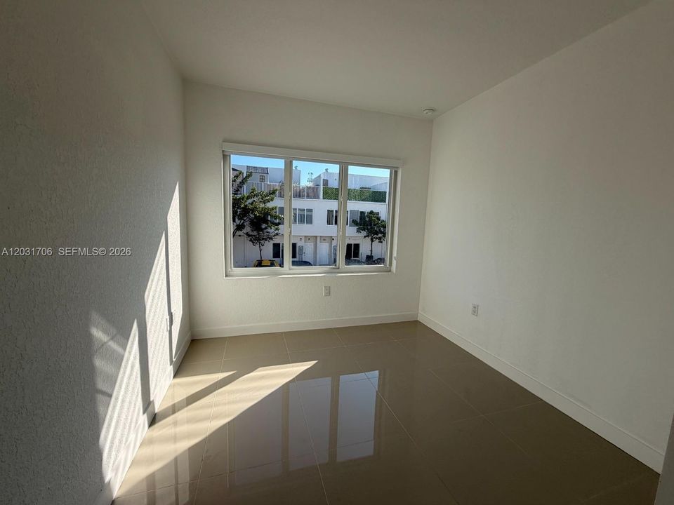 For Sale: $399,000 (4 beds, 3 baths, 1398 Square Feet)