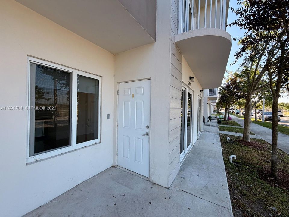 For Sale: $399,000 (4 beds, 3 baths, 1398 Square Feet)