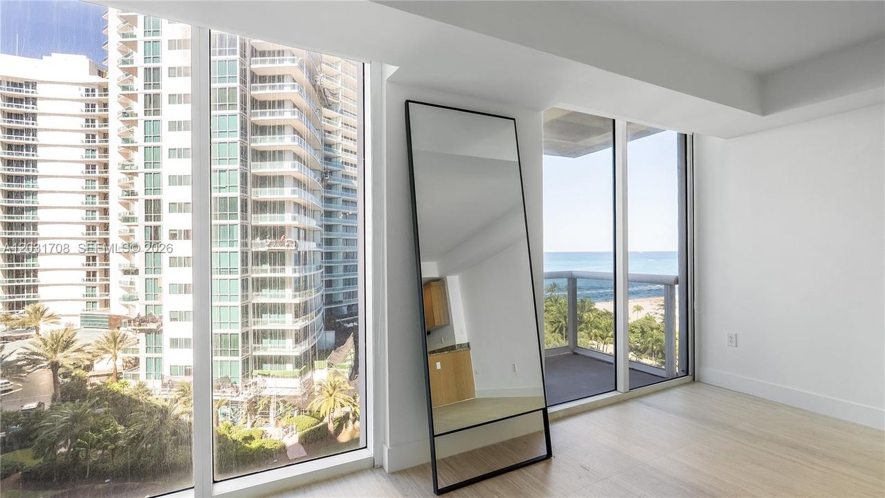 For Rent: $3,000 (0 beds, 1 baths, 481 Square Feet)