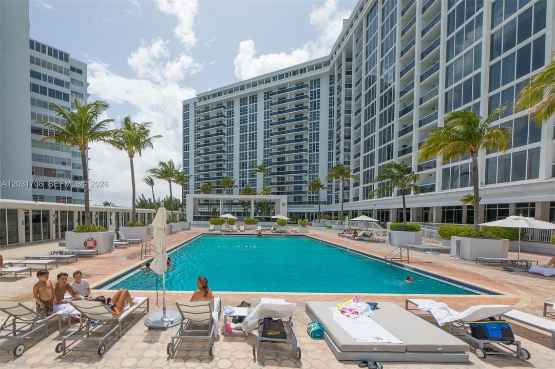 For Rent: $3,000 (0 beds, 1 baths, 481 Square Feet)
