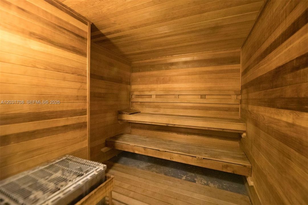 For Rent: $3,000 (0 beds, 1 baths, 481 Square Feet)