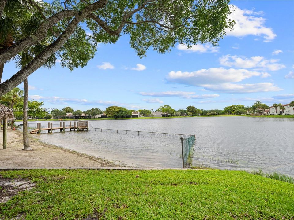 For Sale: $179,999 (2 beds, 2 baths, 1021 Square Feet)
