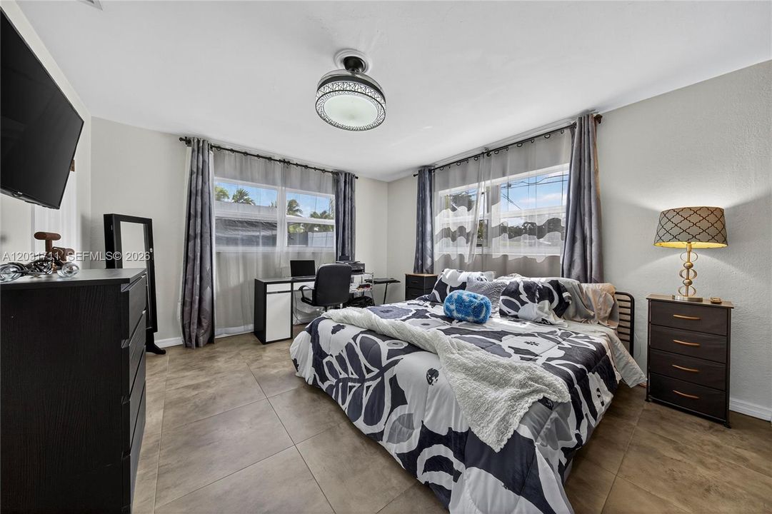 В аренду: $7,500 (3 спален, 2 ванн, 1324 Квадратных фут)