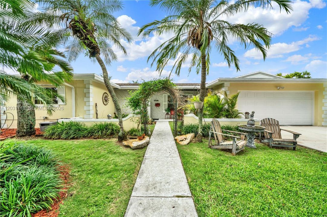 For Sale: $725,000 (3 beds, 2 baths, 1510 Square Feet)