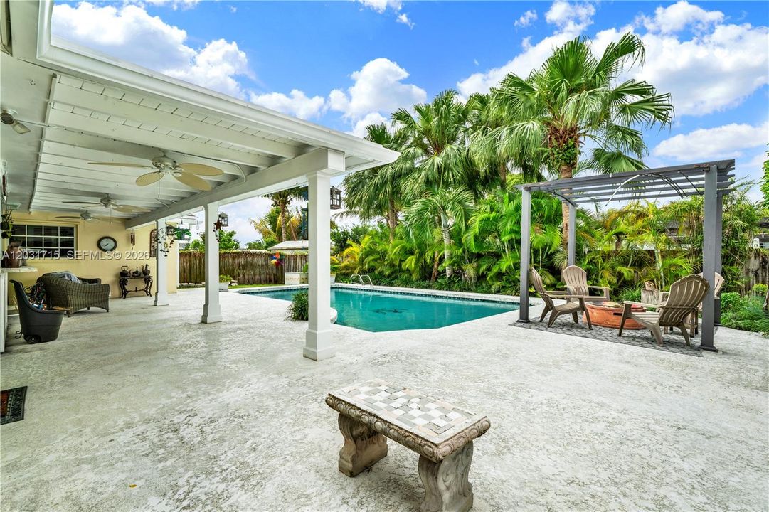 For Sale: $725,000 (3 beds, 2 baths, 1510 Square Feet)