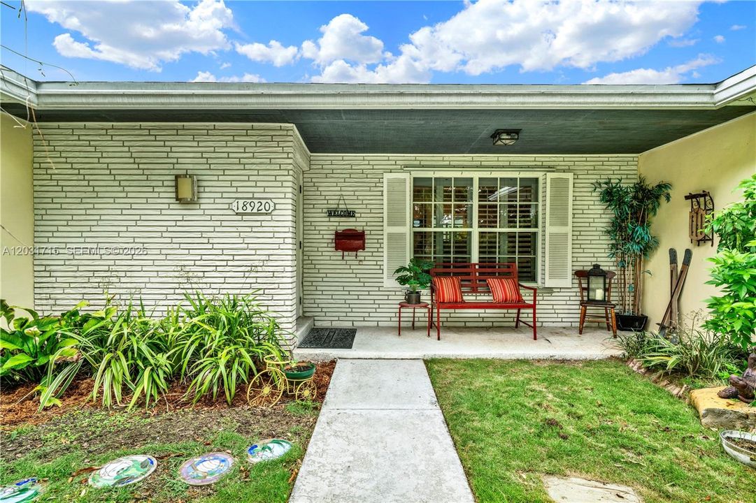 For Sale: $725,000 (3 beds, 2 baths, 1510 Square Feet)