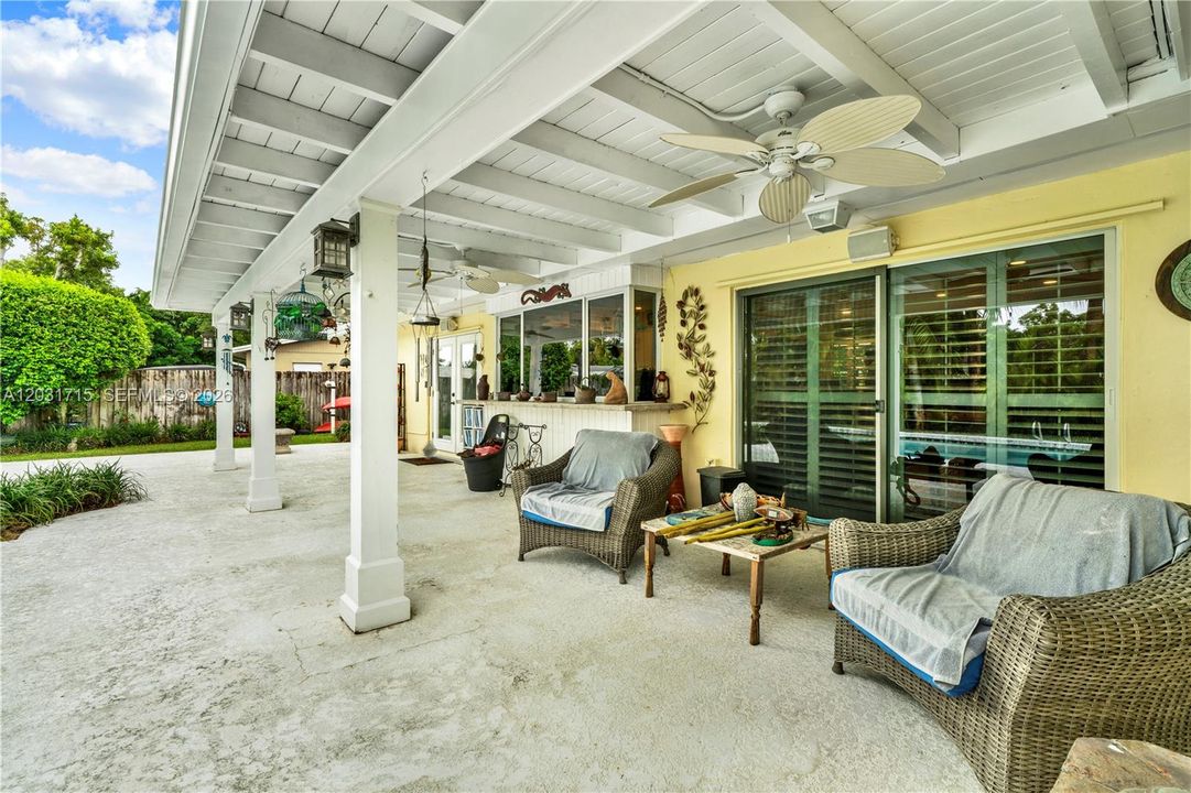 For Sale: $725,000 (3 beds, 2 baths, 1510 Square Feet)