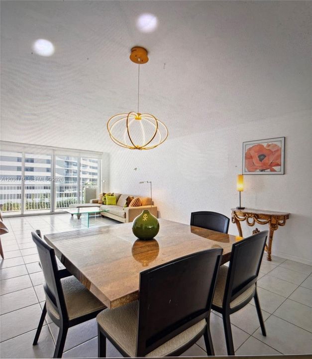 For Sale: $349,000 (1 beds, 1 baths, 950 Square Feet)