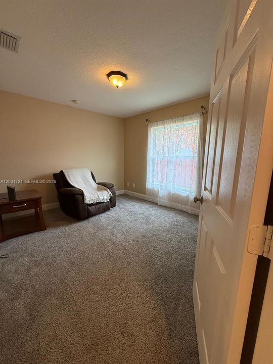 En Venta: $429,000 (3 camas, 2 baños, 1562 Pies cuadrados)