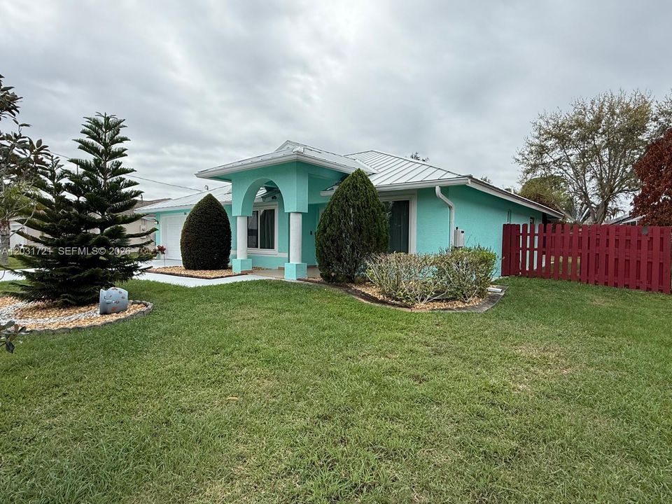 En Venta: $429,000 (3 camas, 2 baños, 1562 Pies cuadrados)