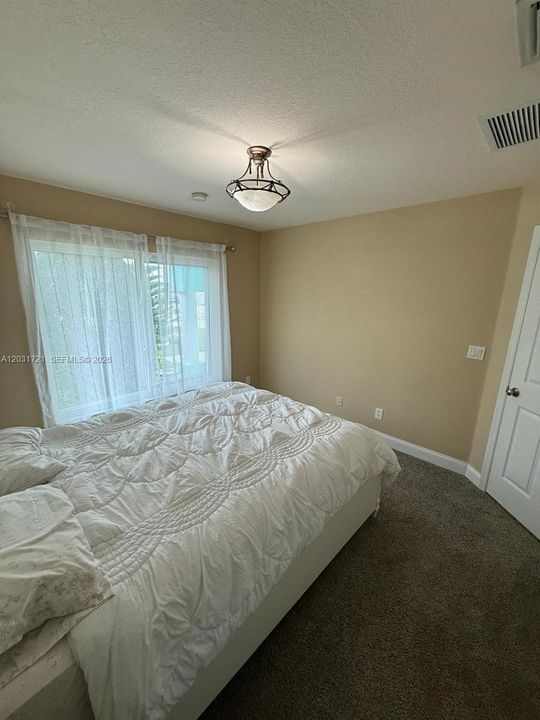 En Venta: $429,000 (3 camas, 2 baños, 1562 Pies cuadrados)