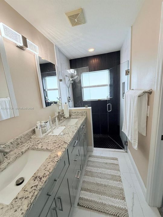 En Venta: $429,000 (3 camas, 2 baños, 1562 Pies cuadrados)