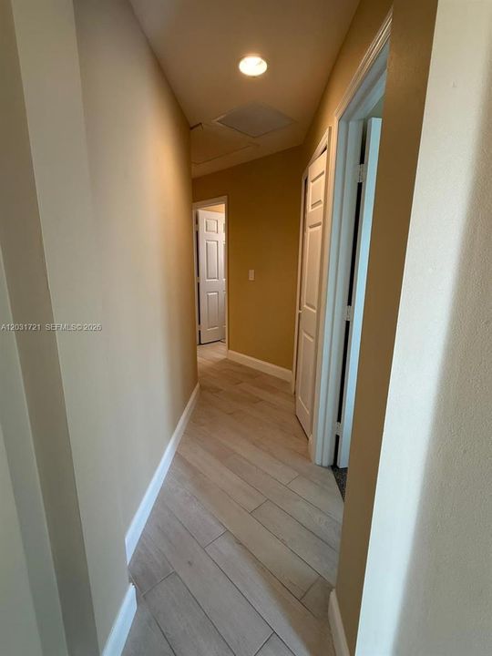 En Venta: $429,000 (3 camas, 2 baños, 1562 Pies cuadrados)