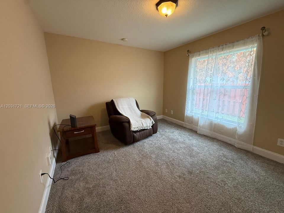 En Venta: $429,000 (3 camas, 2 baños, 1562 Pies cuadrados)
